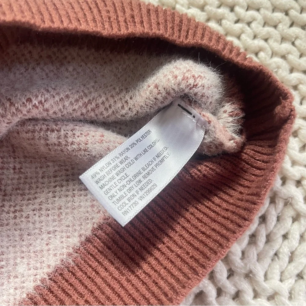 Art Class Daisy Pattern Crew Neck Girl's Sweater in Rose and Brown Medium 7/8